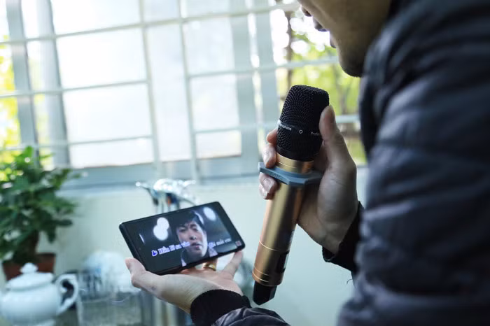 Hát karaoke gây ồn khó xử phạt, vì sao? 1