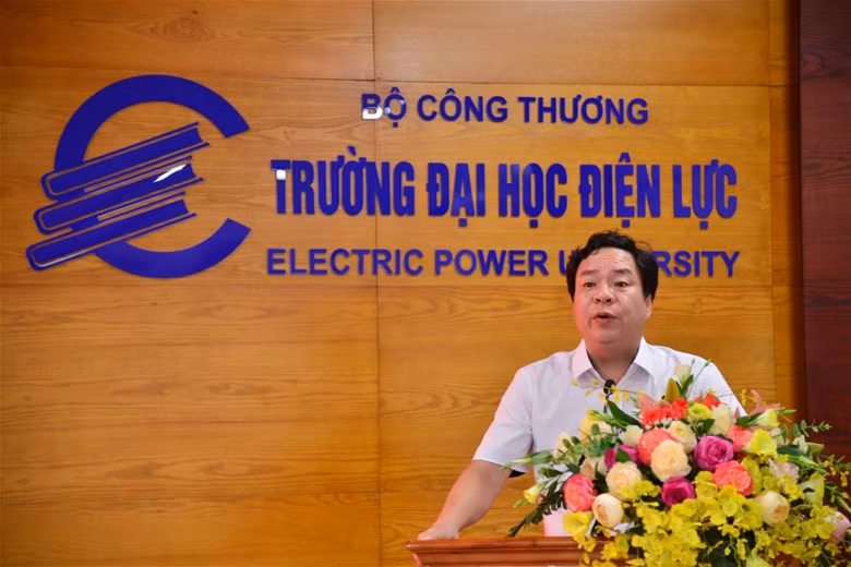 PGS.TS Vũ Đình Ngọ phát biểu tại Hội nghị.