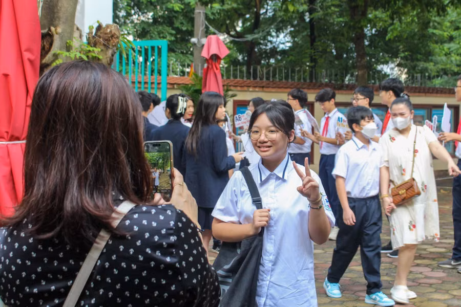 Học sinh lớp 6 hân hoan được chào đón.