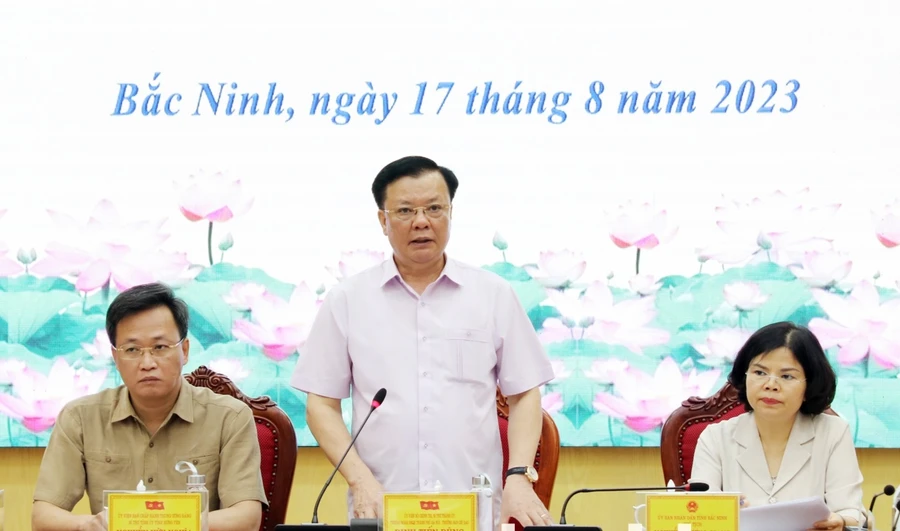 Ông Đinh Tiến Dũng - Ủy viên Bộ Chính trị, Bí thư Thành ủy Hà Nội phát biểu tại Hội nghị.