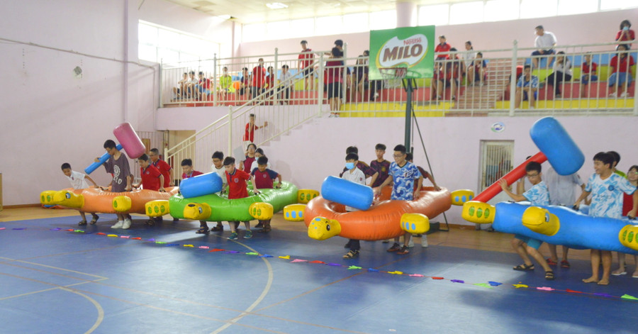 Nhiều hoạt động bổ ích giúp học sinh hứng khởi trước thềm năm học mới. Nhiều hoạt động bổ ích giúp học sinh hứng khởi trước thềm năm học mới.