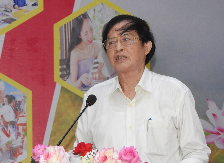 Tại buổi lễ, nhà văn Lê Toán, Chi hội trưởng Nhà văn Việt Nam tại Quảng Ninh đã giao lưu với độc giả mang chủ đề: “Sách với Thiếu nhi – Thiếu nhi với sách”. Ông dành nhiều thời gian chia sẻ với các em học sinh về giá trị của việc đọc sách và lịch sử chữ viết của một số đồng bào dân tộc trên đại bàn huyện Bình Liêu.