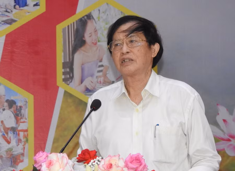 Tại buổi lễ, nhà văn Lê Toán, Chi hội trưởng Nhà văn Việt Nam tại Quảng Ninh đã giao lưu với độc giả mang chủ đề: “Sách với Thiếu nhi – Thiếu nhi với sách”. Ông dành nhiều thời gian chia sẻ với các em học sinh về giá trị của việc đọc sách và lịch sử chữ viết của một số đồng bào dân tộc trên đại bàn huyện Bình Liêu.