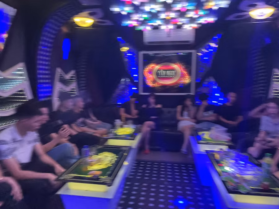 Nhóm thanh niên bị bắt quả tang khi đang sử dụng trái phép chất ma tuý.