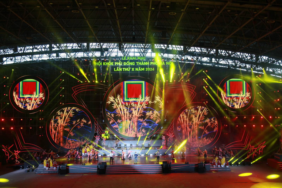 Chương trình nghệ thuật chào mừng với chủ đề: &quot;Học sinh Thủ đô với hào khí Phù Đổng&quot;.