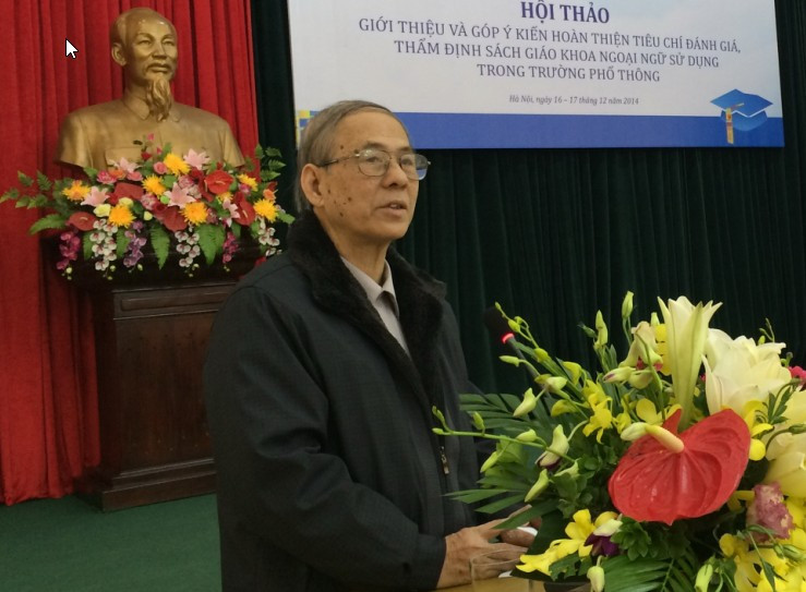 Giáo sư Nguyễn Quốc Hùng phát biểu tại Hội thảo