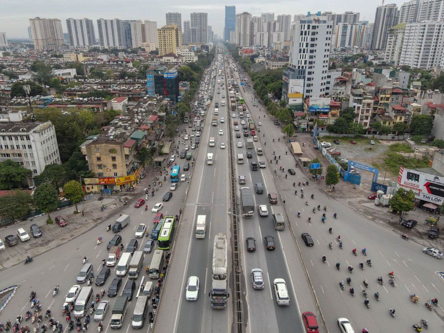 Một góc giao thông Hà Nội nhìn từ trên cao.