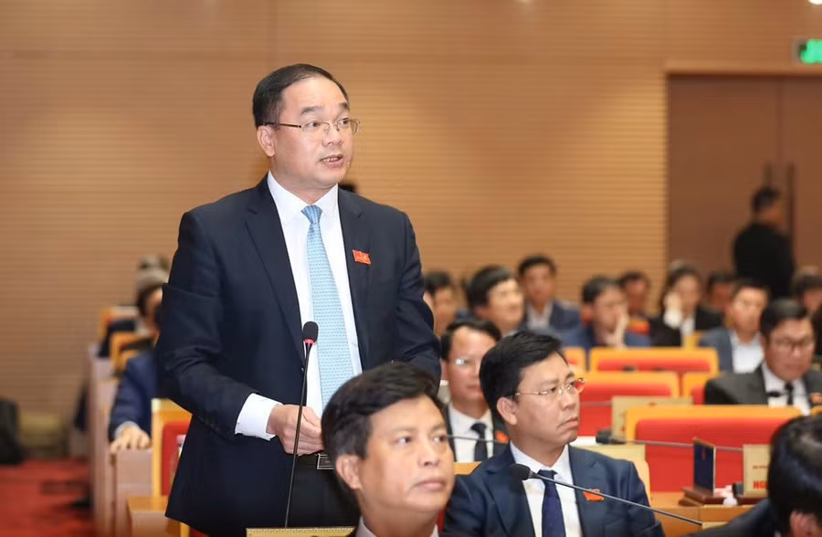 Đại biểu Nguyễn Ngọc Việt - Tổ đại biểu Mỹ Đức đặt câu hỏi tái chất vấn. Đại biểu Nguyễn Ngọc Việt - Tổ đại biểu Mỹ Đức đặt câu hỏi tái chất vấn.