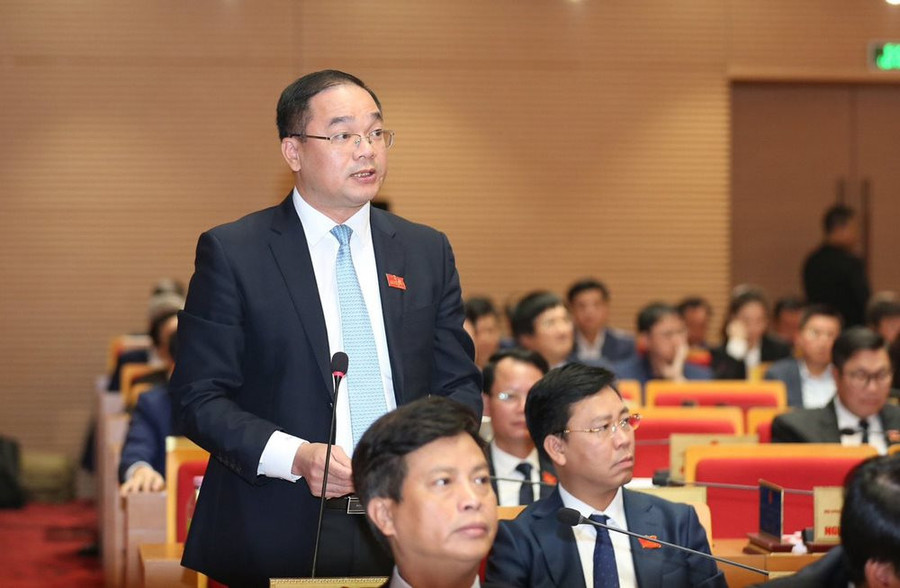 Đại biểu Nguyễn Ngọc Việt - Tổ đại biểu Mỹ Đức đặt câu hỏi tái chất vấn. Đại biểu Nguyễn Ngọc Việt - Tổ đại biểu Mỹ Đức đặt câu hỏi tái chất vấn.