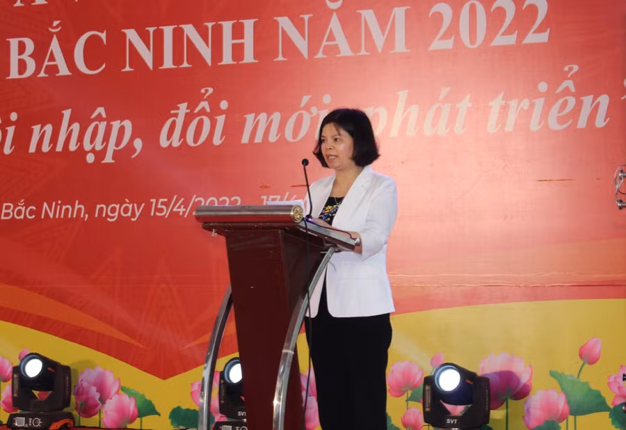 Bà Nguyễn Hương Giang - Chủ tịch UBND tỉnh Bắc Ninh phát biểu tại lễ khai mạc.