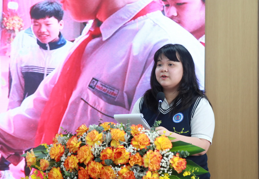 Lê Quỳnh Chi, học sinh lớp 9C2 Trường THCS Ngô Sĩ Liên.
