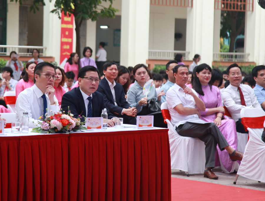 Các đại biểu dự lễ phát động.