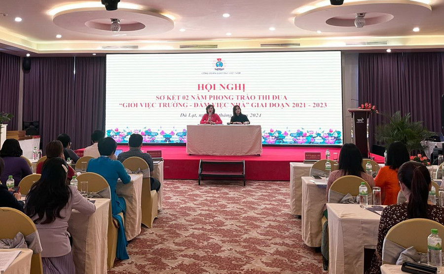 Hội nghị sơ kết 2 năm phong trào thi đua &quot;Giỏi việc nước - Đảm việc nhà&quot;.