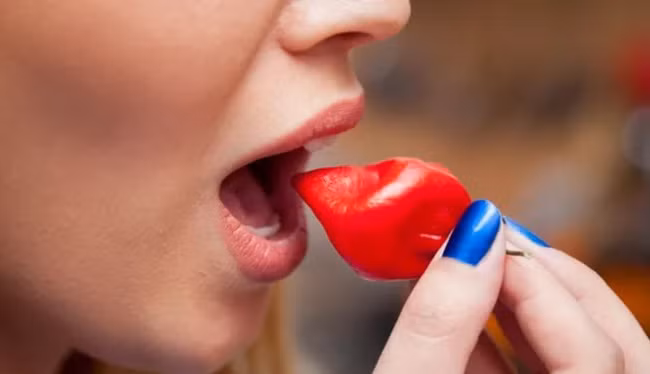 Cách làm dịu khoang miệng nhanh chóng khi ăn nhầm ớt