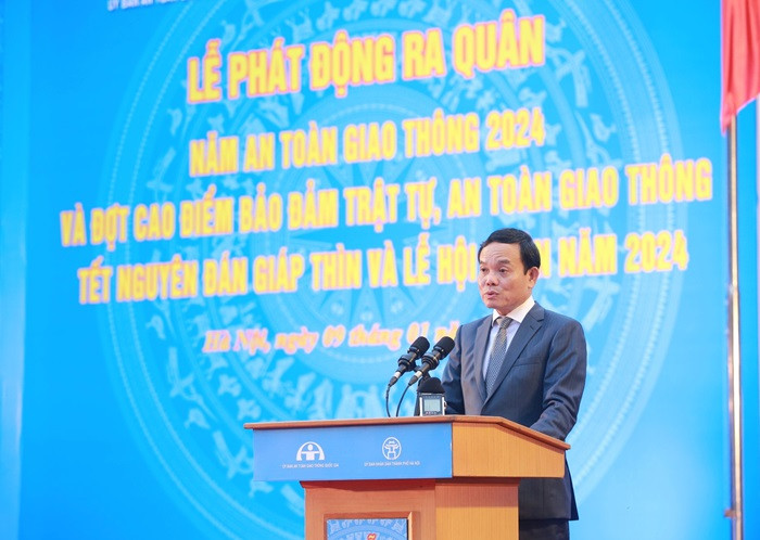 Phó Thủ tướng Trần Lưu Quang dự, phát biểu tại lễ phát động ra quân. Phó Thủ tướng Trần Lưu Quang dự, phát biểu tại lễ phát động ra quân.