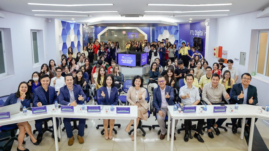 Buổi định hướng nghề nghiệp “Agile: The new way of working - More value less work” do MB và Đại học Ngoại thương phối hợp tổ chức vào tháng 11/2023 tại Không gian sáng tạo số FTU-MB Digital Hub. Buổi định hướng nghề nghiệp “Agile: The new way of working - More value less work” do MB và Đại học Ngoại thương phối hợp tổ chức vào tháng 11/2023 tại Không gian sáng tạo số FTU-MB Digital Hub.