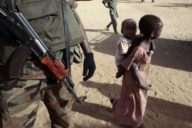 Giao tranh liên tiếp giữa các phe phái tại Nam Sudan khiến hàng nghìn người thiệt mạng và gần một triệu người phải lánh nạn.