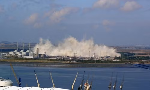 ong-khoi-244-m-cao-nhat-o-anh-do-sap-trong-9-giay-5