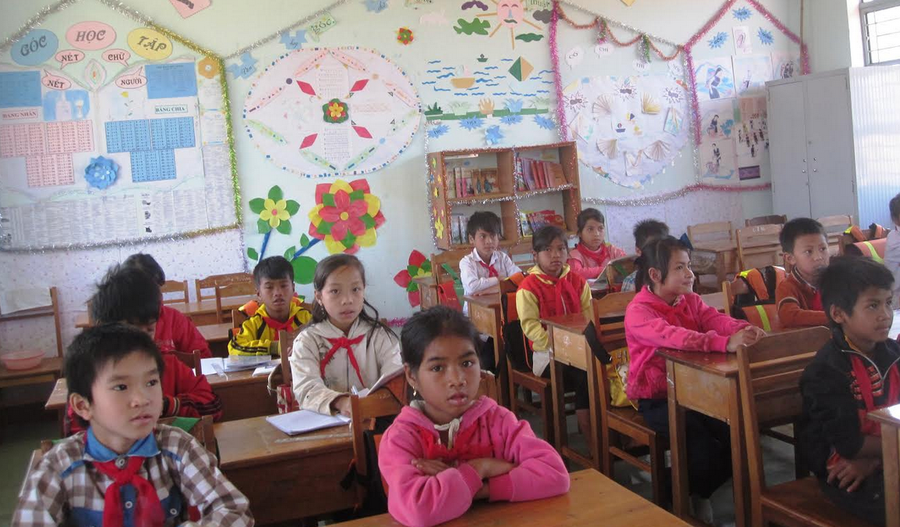 Sau những vất vả của các giáo viên, các em bước vào năm học mới thuận lợi. Sau những vất vả của các giáo viên, các em bước vào năm học mới thuận lợi.