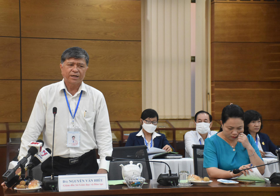 Giám đốc Sở GD&ĐT TPHCM Nguyễn Văn Hiếu phát biểu tại buổi làm việc. Giám đốc Sở GD&ĐT TPHCM Nguyễn Văn Hiếu phát biểu tại buổi làm việc.