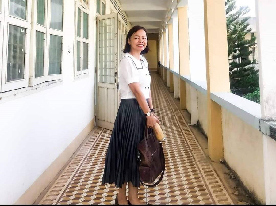 ThS Nguyễn Thị Nữ - GV Trường THPT chuyên Lương Văn Chánh (Phú Yên). ThS Nguyễn Thị Nữ - GV Trường THPT chuyên Lương Văn Chánh (Phú Yên).