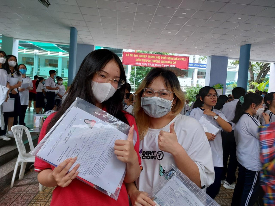 Hai thí sinh Cát Cát và Thảo Trang. Hai thí sinh Cát Cát và Thảo Trang.