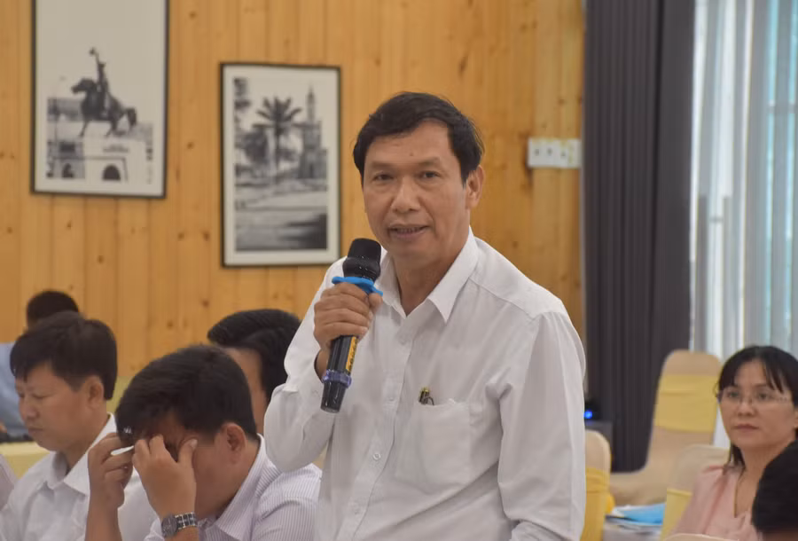 Đại biểu biểu phát biểu góp ý tại Hội thảo.