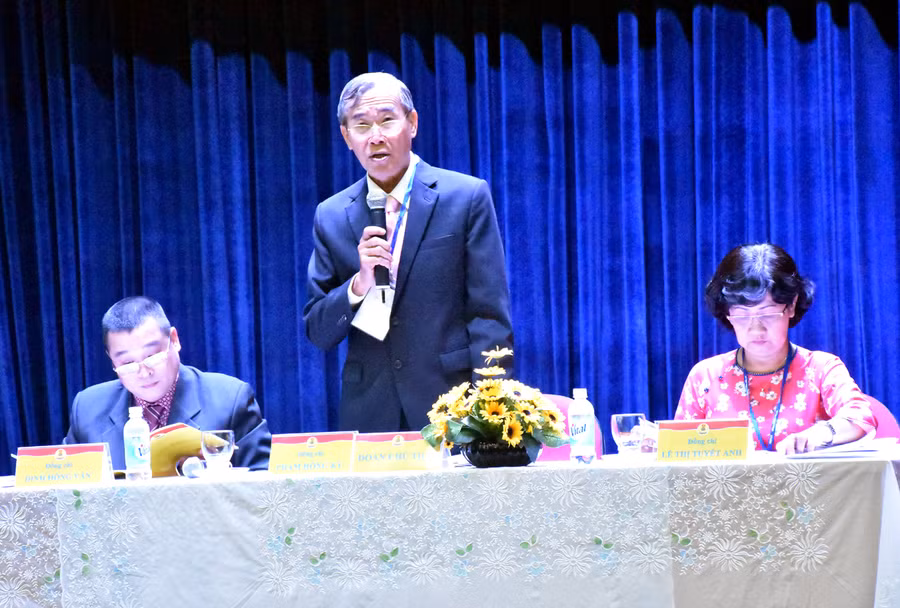 Ông Phạm Hồng Kỳ - Chủ tịch Công đoàn trường nhiệm kỳ 2013-2018, phát biểu điều hành Đại hội