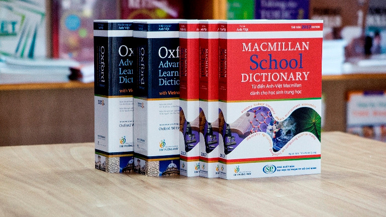 Hai quyển từ điển ấn bản Anh – Anh – Việt Macmillan School Dictionary và Oxford Advanced Learner"s Dictionary là công cụ học tập, tra cứu hiệu quả cho học sinh, sinh viên