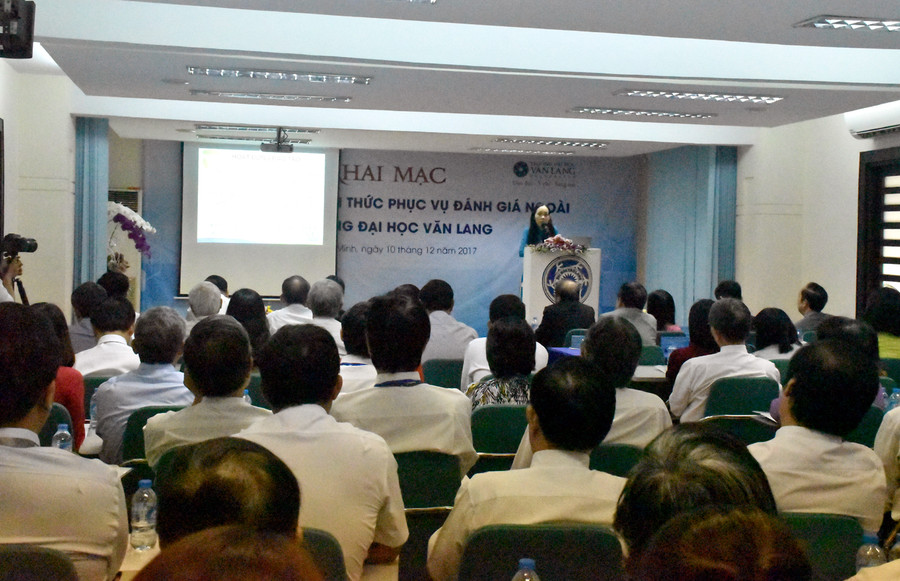 PGS.TS Trần Thị Mỹ Diệu – Hiệu trưởng nhà trường, phát biểu tại lễ khai mạc