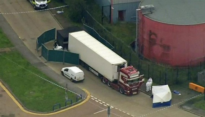 Chiếc xe container bị cảnh sát Anh phát hiện bên trong có 39 thi thể nằm ở khu công nghiệp Waterglade thuộc hạt Essex, phía đông bắc London, Anh hôm 23/10 vừa qua.