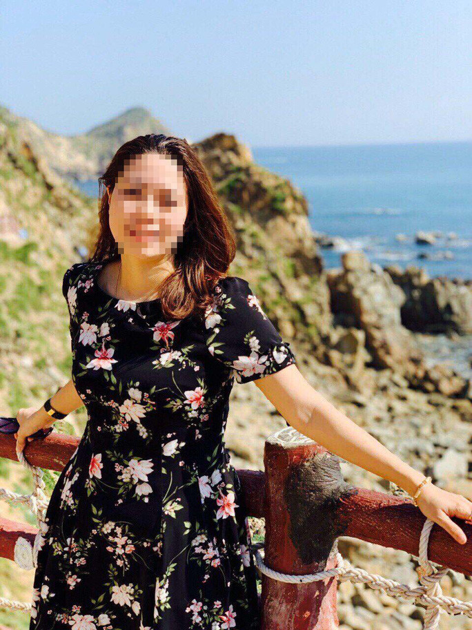 Nữ trưởng phòng dùng bằng của chị để thăng tiến. Ảnh Facebook Nữ trưởng phòng dùng bằng của chị để thăng tiến. Ảnh Facebook