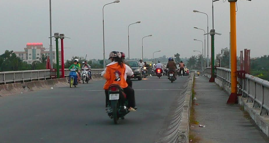 Cầu Quang Trung - cây cầu được xem là cửa ngõ vào nội ô TP Cần Thơ.