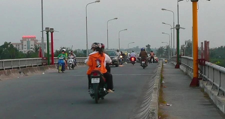 Cầu Quang Trung - cây cầu được xem là cửa ngõ vào nội ô TP Cần Thơ.