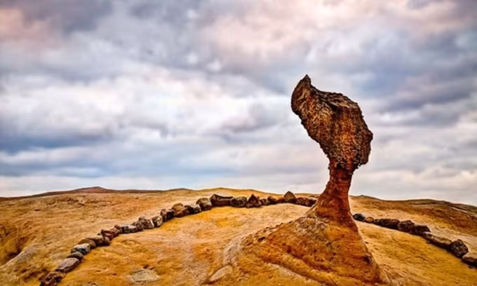 Các tảng đá và cấu trúc trong tự nhiên giống hệt khuôn mặt của con người ảnh 5