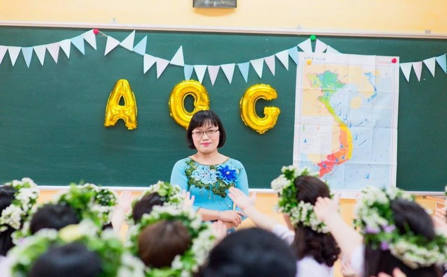 Cô giáo tiên phong đưa Tiếng Anh vào bài học Địa lý