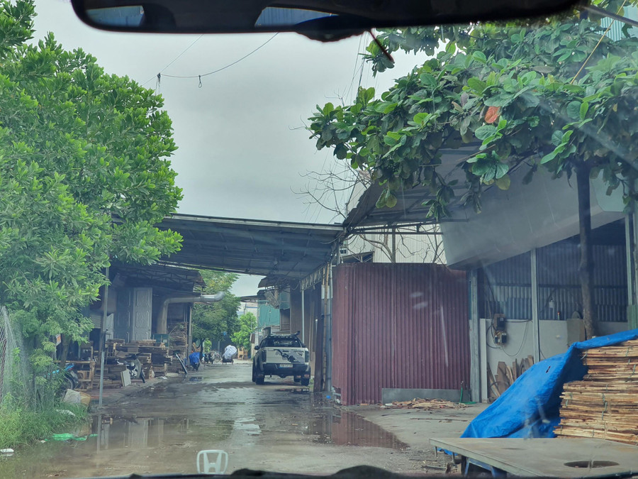 Khu nhà xưởng vi phạm trật tự xây dựng, PCCC tại xã Hữu Bằng, huyện Thạch Thất. Khu nhà xưởng vi phạm trật tự xây dựng, PCCC tại xã Hữu Bằng, huyện Thạch Thất.