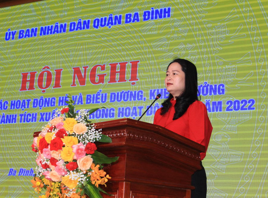 Bà Phạm Thị Diễm - Phó Chủ tịch UBND quận Ba Đình phát biểu tại hội nghị.