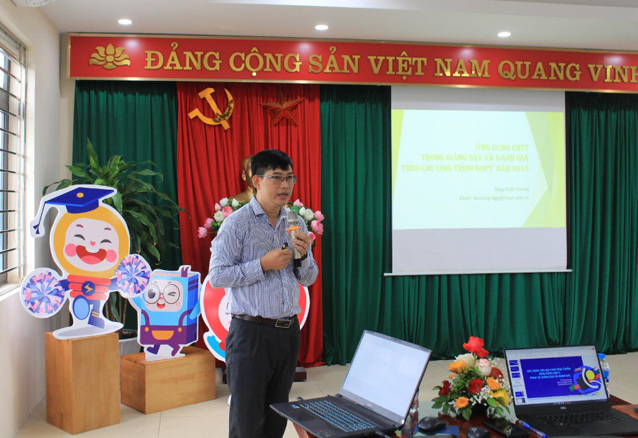 TS. Đặng Xuân Cương - Viện Khoa học Giáo dục Việt Nam chia sẻ bài giảng tại chuyên đề.