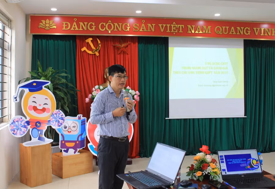 TS. Đặng Xuân Cương - Viện Khoa học Giáo dục Việt Nam chia sẻ bài giảng tại chuyên đề.