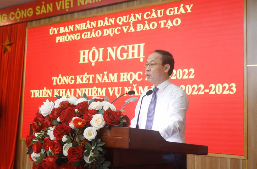 Ông Nguyễn Quang Tuấn - Phó Giám đốc Sở GD&ĐT Hà Nội phát biểu tại hội nghị. Ông Nguyễn Quang Tuấn - Phó Giám đốc Sở GD&ĐT Hà Nội phát biểu tại hội nghị.