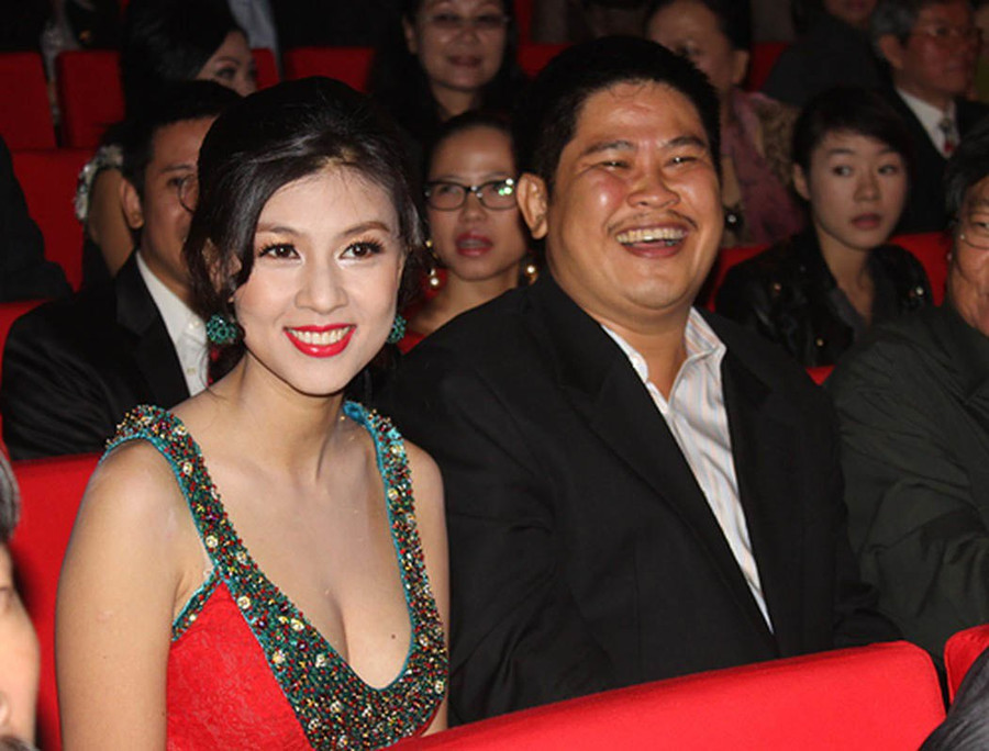 Cuộc hôn nhân của Kim Thư và Phước Sang tan vỡ vào cuối năm 2012, từng làm tốn nhiều giấy mực của báo giới. Cuộc hôn nhân của Kim Thư và Phước Sang tan vỡ vào cuối năm 2012, từng làm tốn nhiều giấy mực của báo giới.