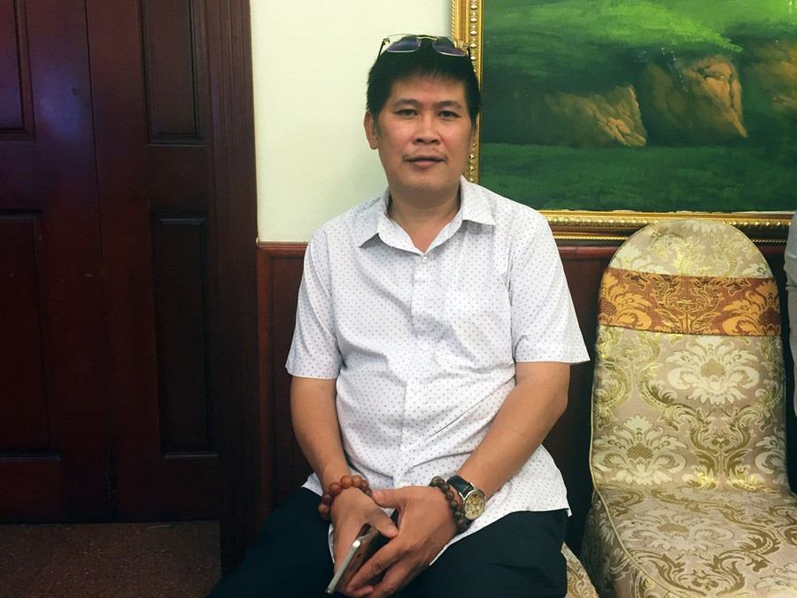 Phước Sang sau biến cố gầy hơn nhiều so với trước. Phước Sang sau biến cố gầy hơn nhiều so với trước.