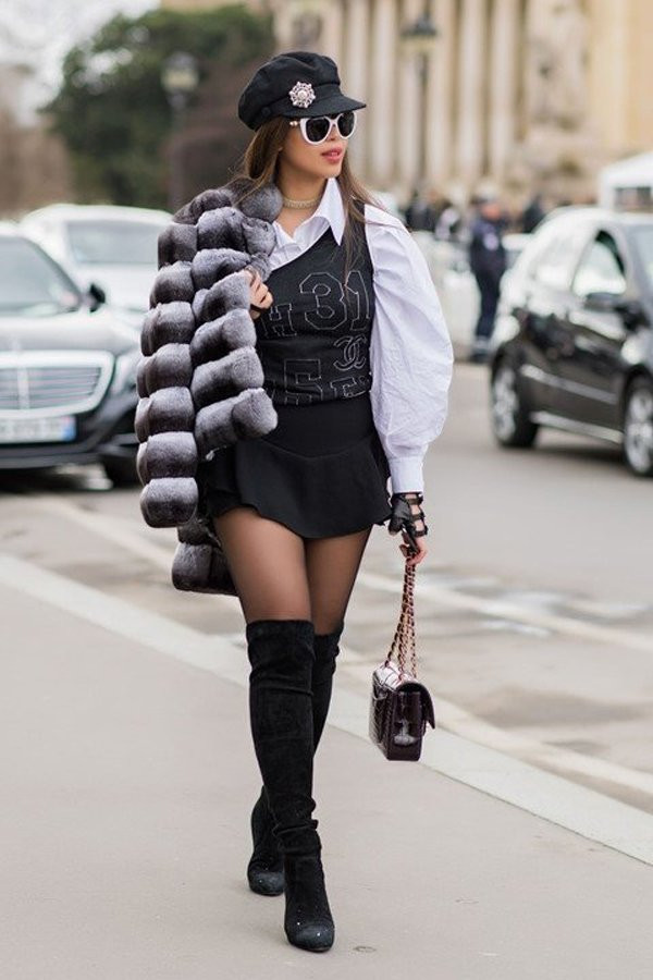 Chiếc túi mà Tiên Nguyễn đang xách chính là một trong những mẫu túi da cá sấu Chanel phiên bản giới hạn có giá khoảng 40.000 USD (gần 938 triệu đồng).