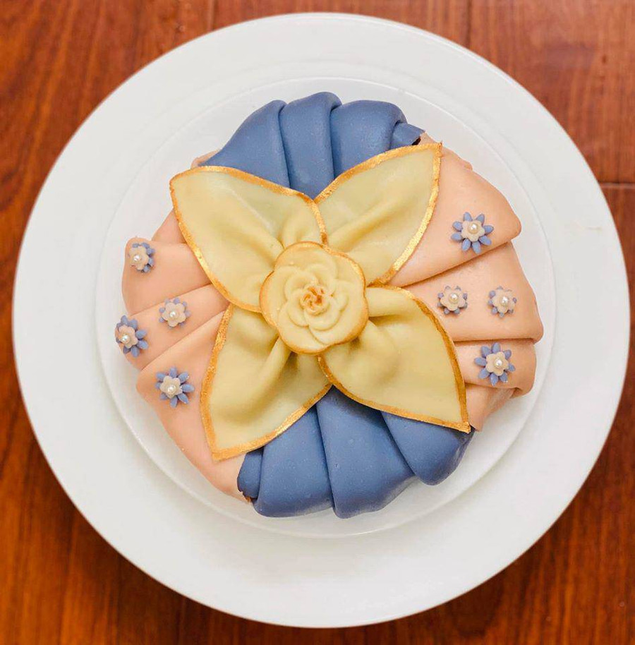 Chiếc bánh túi xôi hoa đậu sau khi hoàn thiện.