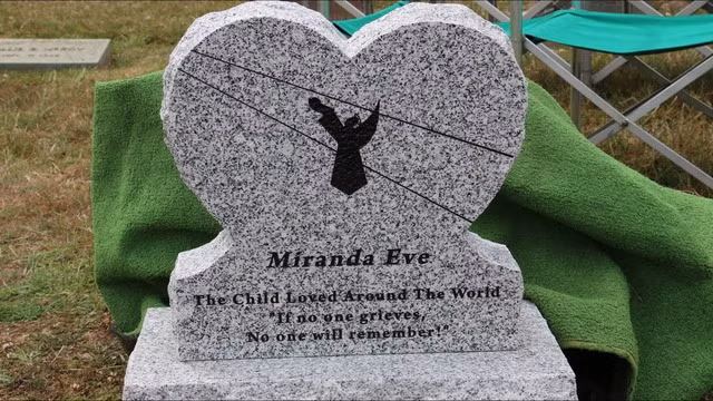 Bé gái đã được an táng vào năm 2016.