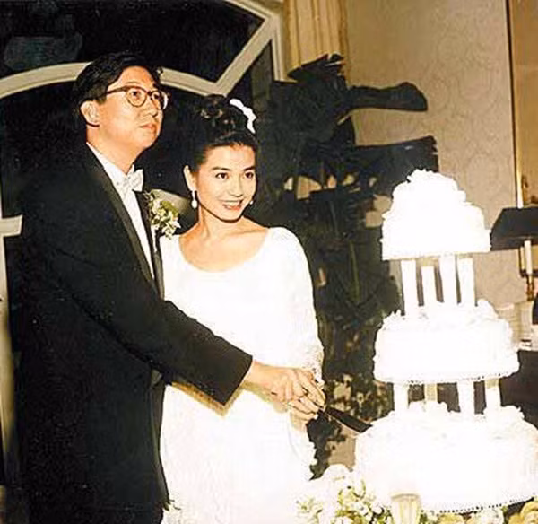 Đám cưới của Chung Sở Hồng và "bậc thầy ngành quảng cáo" Chu Gia Đỉnh năm 1991.