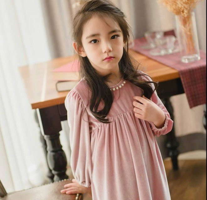 Lạm dụng mỹ phẩm, sao nhí 6 tuổi xinh nhất thế giới không thể tăng chiều cao ảnh 3 Lạm dụng mỹ phẩm, sao nhí 6 tuổi xinh nhất thế giới không thể tăng chiều cao ảnh 3