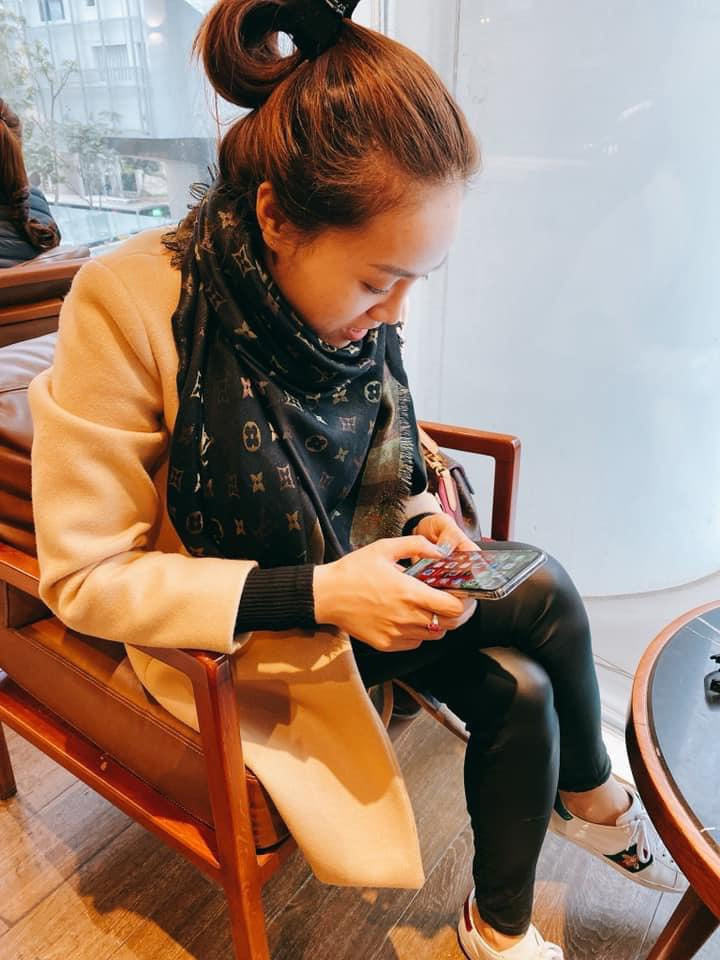 Bạn gái kém 15 tuổi của NSND Công Lý: Xinh như hoa hậu, diện toàn hàng hiệu đắt đỏ ảnh 12