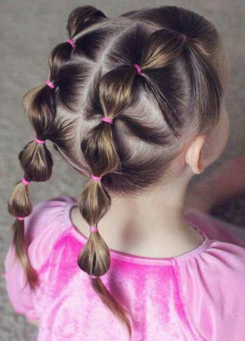 Thay vì tết tóc, mẹ cũng có thể buộc đốt để tạo điểm khác.